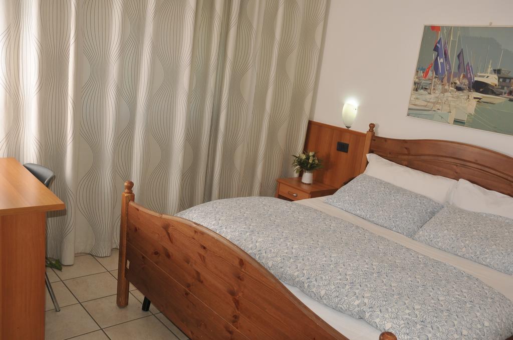 Borromeo Residenze Service S.A.S Peschiera Borromeo Exterior photo