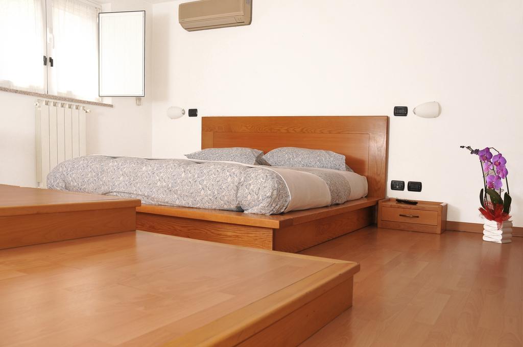 Borromeo Residenze Service S.A.S Peschiera Borromeo Exterior photo