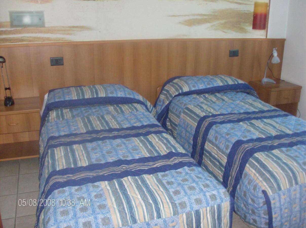 Borromeo Residenze Service S.A.S Peschiera Borromeo Exterior photo